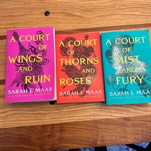 A Court of Thorns and Roses Series Set